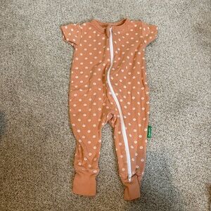 Parade Organics Essential Zip Romper Short Sleeve orange daisy flower 3-6 months